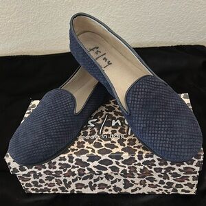 French Sole Drama for Women - Navy Suede - Embossed "Viperina" Sz 9